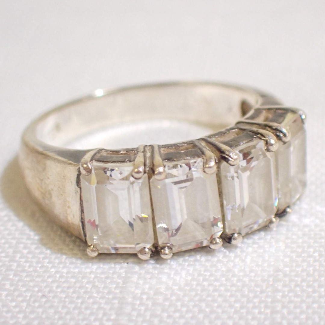 Diamond ring sold by online auction at Rapid-Sell