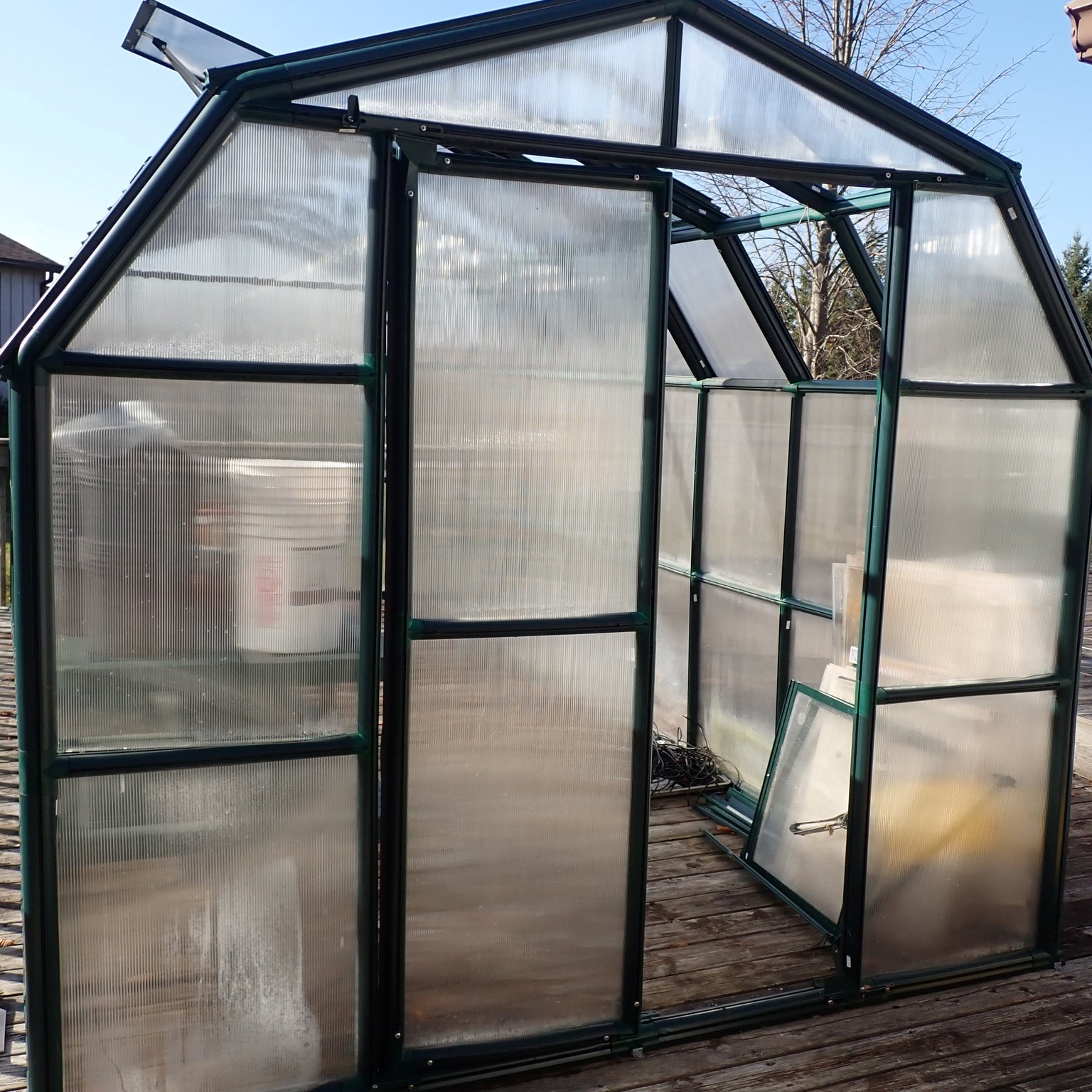 Green house sold by online auction at Rapid-Sell