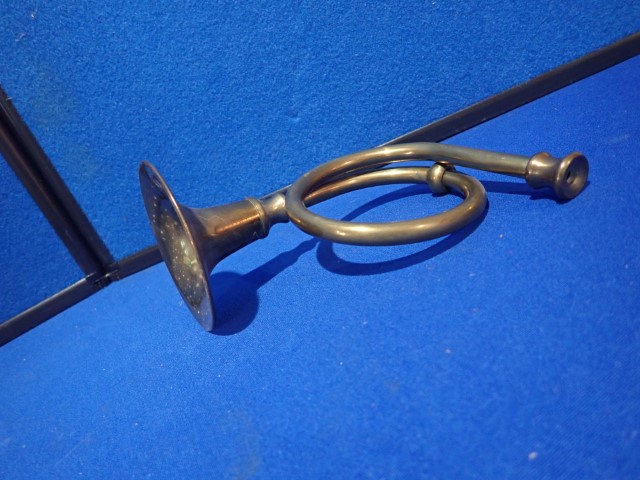 Moving Auction - Ontario Auctions - Auctions Ontario - Sell online - Buy & Sell - Sell online today - Online Auctions - Best price - Guelph - Guelph and region - Canadian _ Canada - Toronto Bass Horns
- One Bugle
- Two French Horns