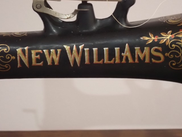 Moving Auction - Ontario Auctions - Auctions Ontario - Sell online - Buy & Sell - Sell online today - Online Auctions - Best price - Guelph - Guelph and region - Canadian _ Canada - Toronto Antique Sewing Machine
- New WIlliams Treadle Sewing Machine
- Estimated to be from the Late 19th Century
- Cast Iron Base
- 32" W x 17 1/2" D x 30" T