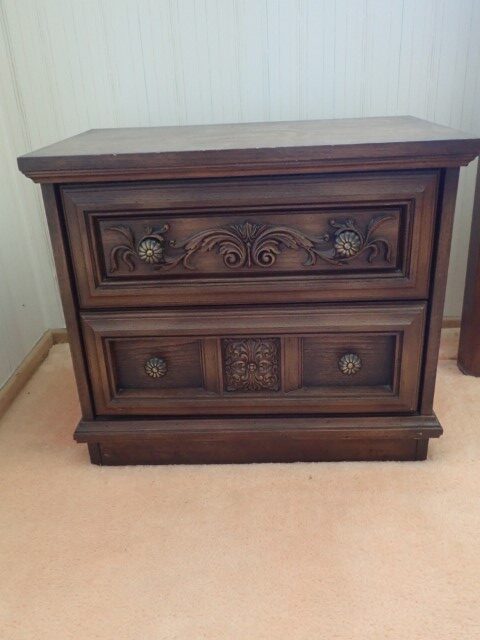 Ontario Auction | Bedroom Side Table | Estate of Kathleen Taylor Auction