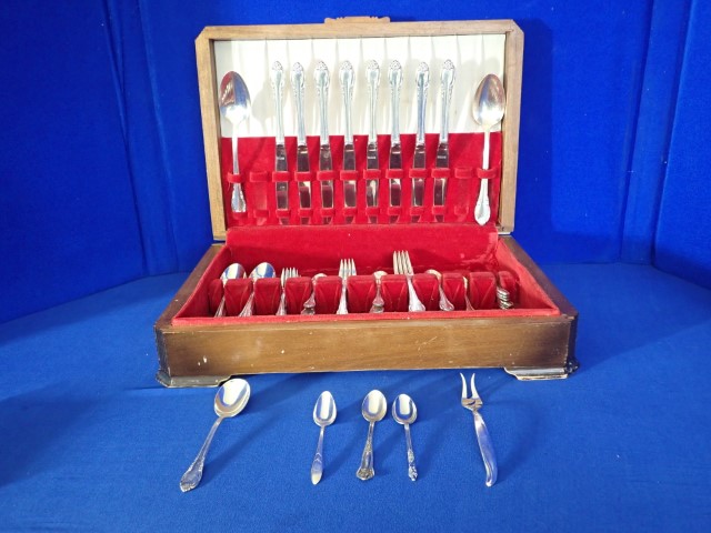 Ontario Auction | Vintage Stainless Flatware | Estate of Kathleen Taylor Auction