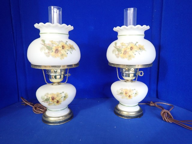 Ontario Auction | Pair of Vintage Hurricane Table Lamps