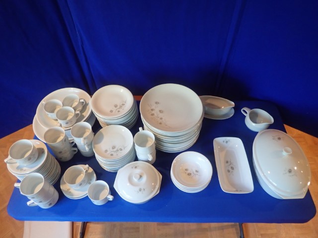Auctions Ontario | Auctions Ontario | Online Auctions Ontario | Lieselotte Schmidt Moving Auction - NOTL